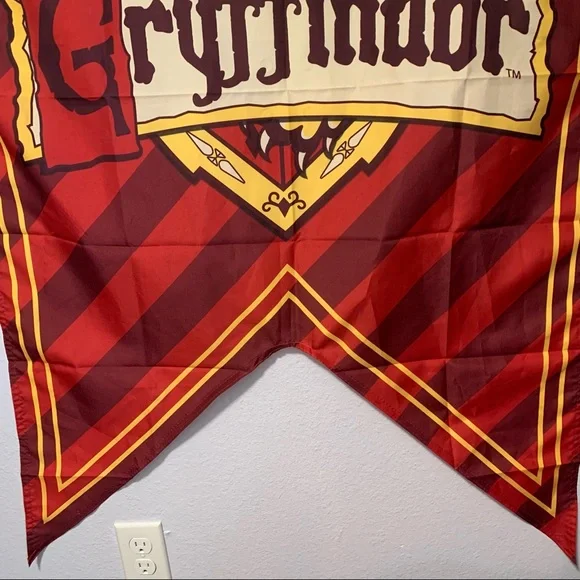 Harry Potter Gryffindor wall flag - Picture 3 of 7